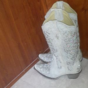 Corral boots size 8 1/2